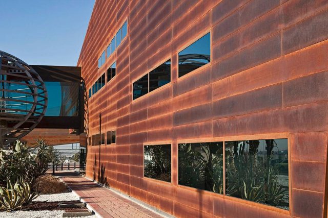 rivestimento-acciaio-corten-SA15-HT-INFINITIES-seccosistemi-1-3_project_big